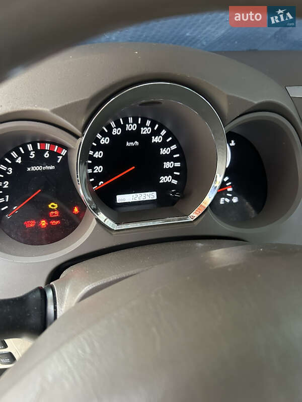 Позашляховик / Кросовер Toyota Fortuner 2006 в Стрию