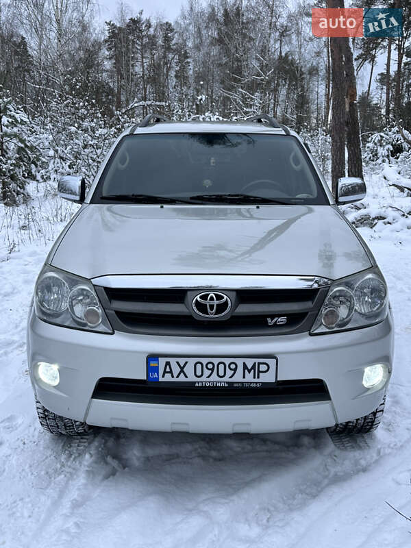 Внедорожник / Кроссовер Toyota Fortuner 2006 в Харькове фото 4 Внедорожник / Кроссовер Toyota Fortuner 2006 в Харькове