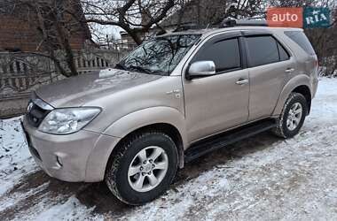 Внедорожник / Кроссовер Toyota Fortuner 2006 в Кривом Роге