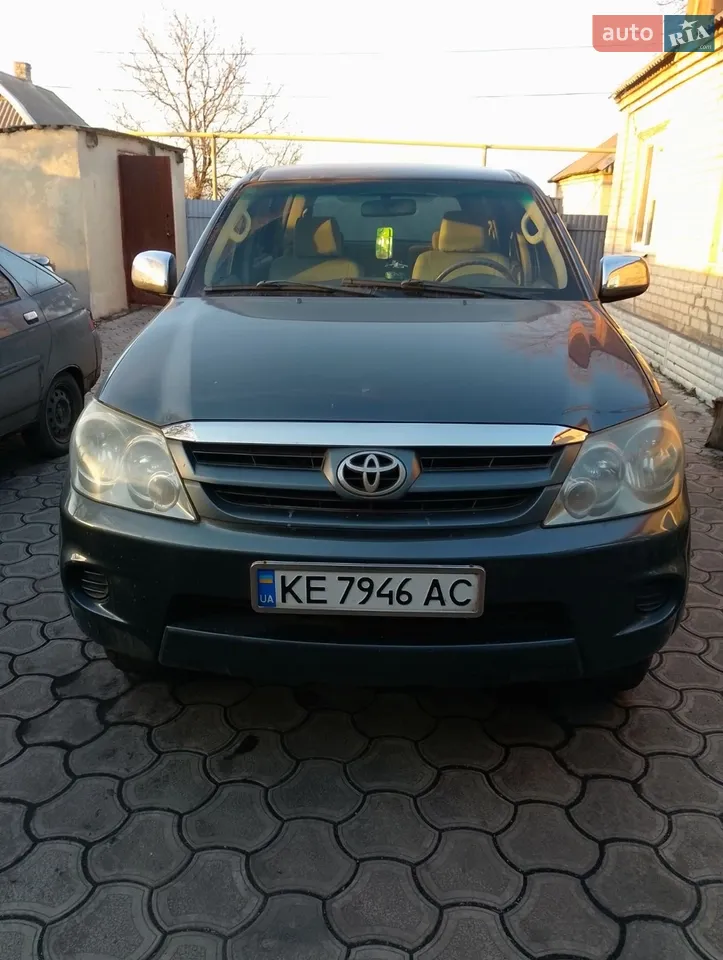 2011 Toyota Fortuner - мініатюра 19