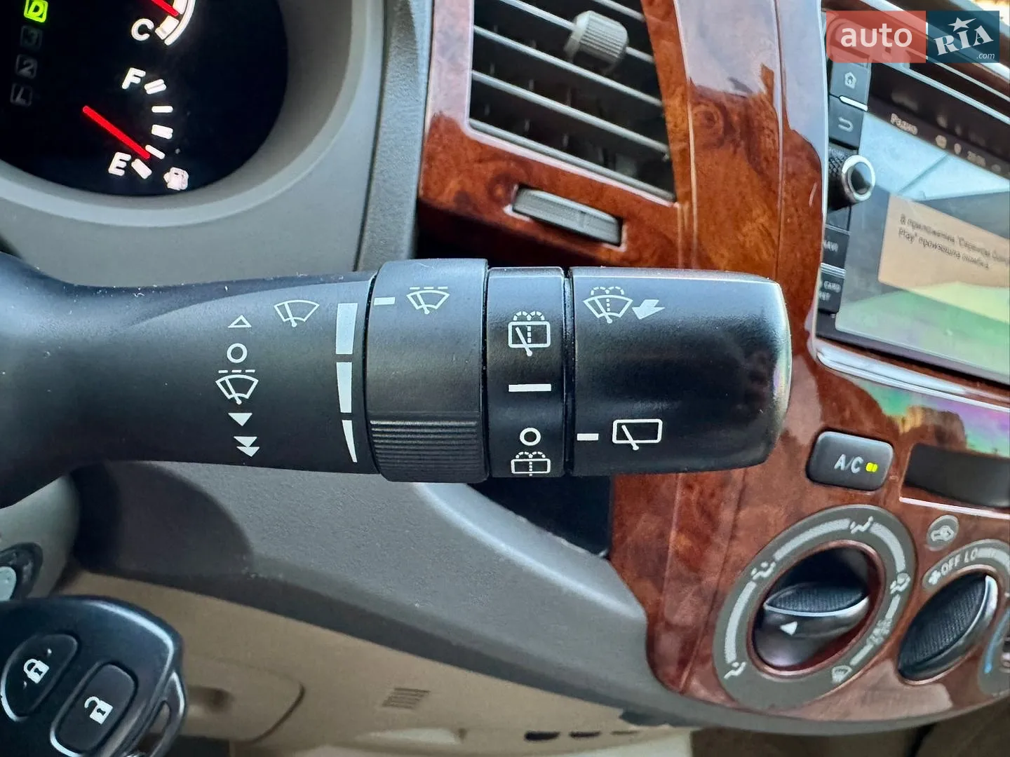 2010 Toyota Fortuner - мініатюра 29