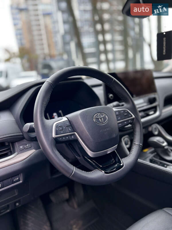 Внедорожник / Кроссовер Toyota Grand Highlander 2023 в Киеве