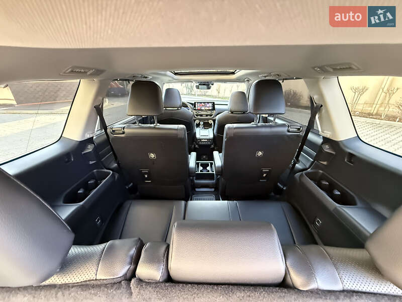 Внедорожник / Кроссовер Toyota Grand Highlander 2024 в Одессе
