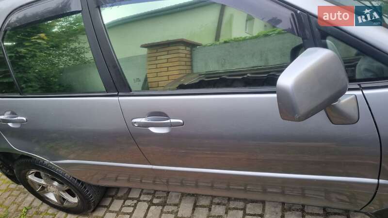 Внедорожник / Кроссовер Toyota Harrier 2001 в Львове