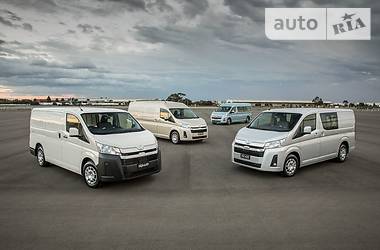 Минивэн Toyota Hiace 2020 в 