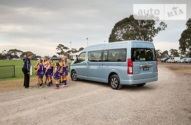 Минивэн Toyota Hiace 2020 в 