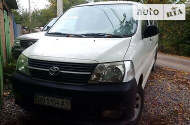 Минивэн Toyota Hiace 2008 в Харькове