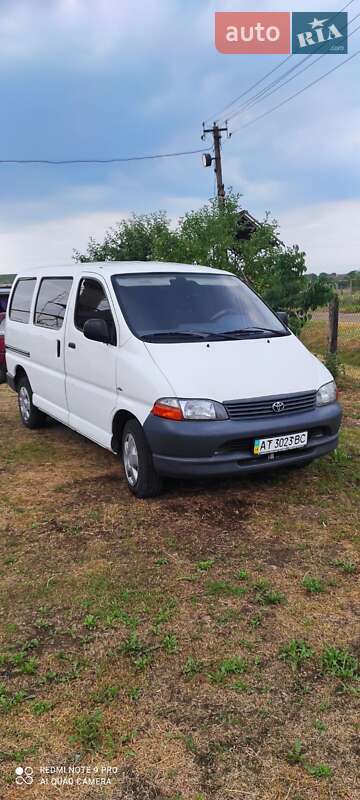 Минивэн Toyota Hiace 2003 в Ивано-Франковске