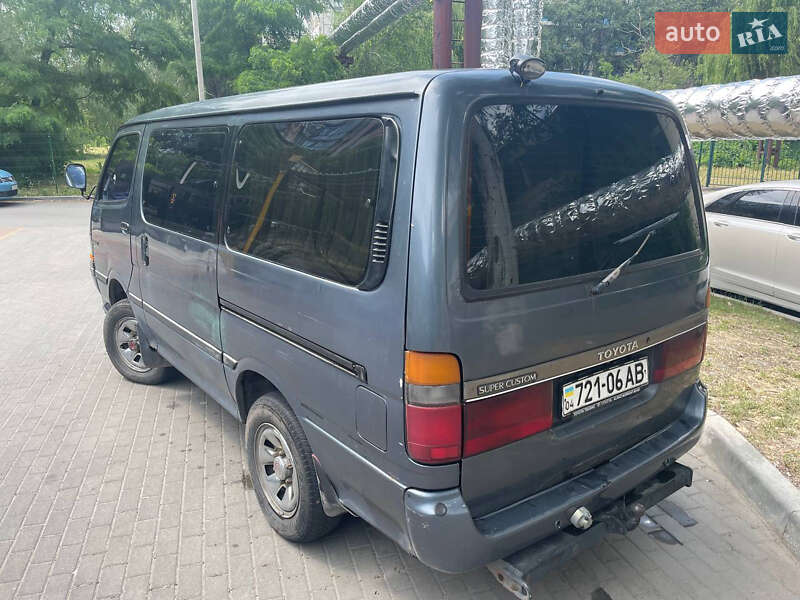 Мінівен Toyota Hiace 1990 в Дніпрі