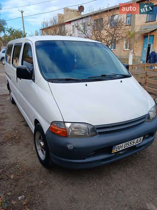 Toyota Hiace 2000