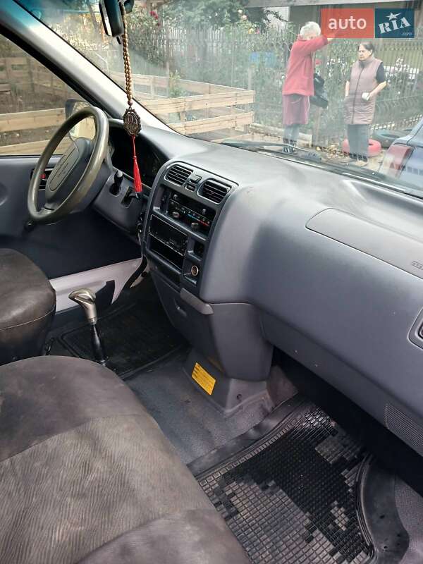 Минивэн Toyota Hiace 2000 в Арцизе