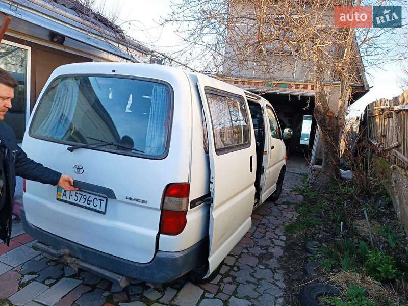 Мінівен Toyota Hiace 2005 в Богуславі