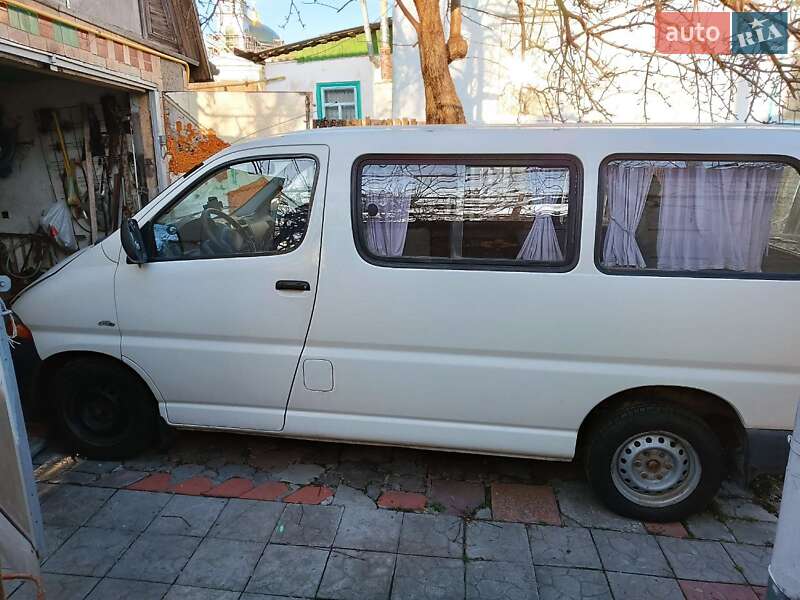 Мінівен Toyota Hiace 2005 в Богуславі