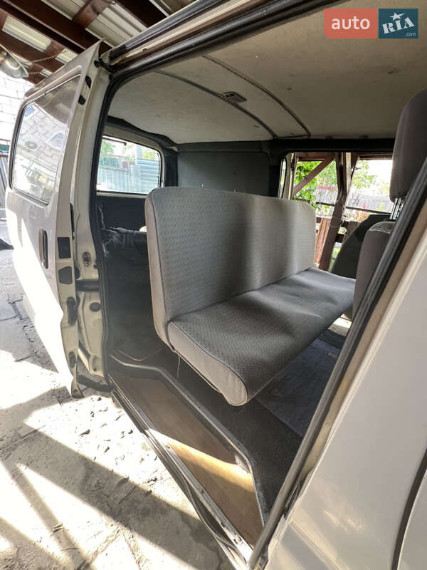 Минивэн Toyota Hiace 2002 в Боровой