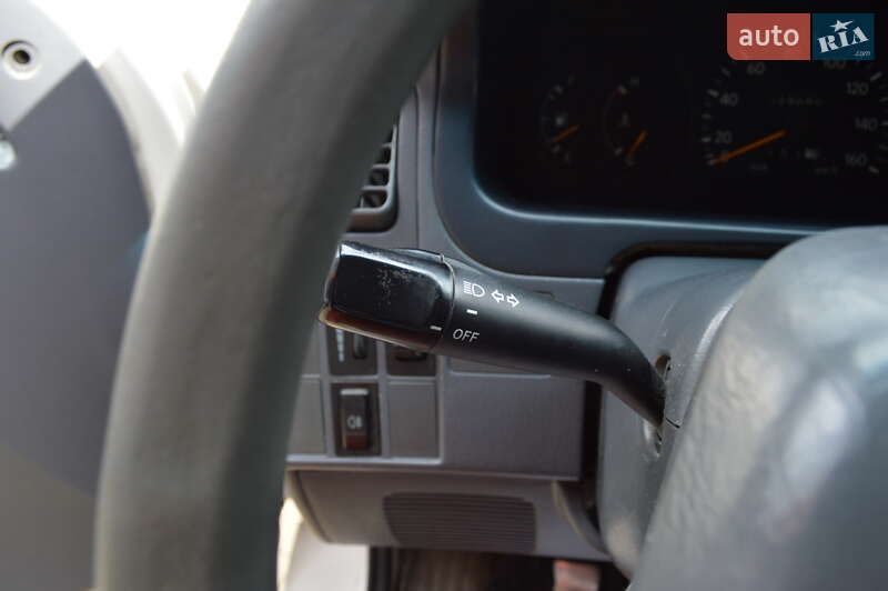 Мінівен Toyota Hiace 1998 в Львові