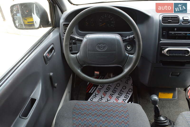 Мінівен Toyota Hiace 1998 в Львові