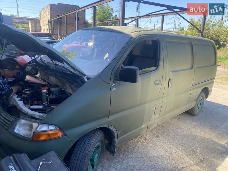 Универсал Toyota Hiace 2003 в Днепре
