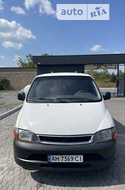 Мінівен Toyota Hiace 1999 в Звягелі