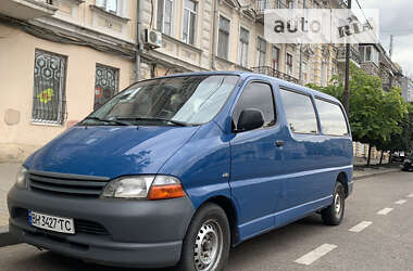 Минивэн Toyota Hiace 2002 в Одессе