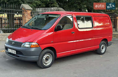 Грузовой фургон Toyota Hiace 2004 в Фастове