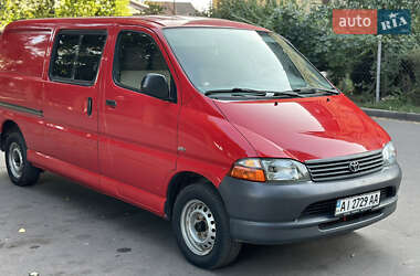 Грузовой фургон Toyota Hiace 2004 в Фастове