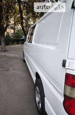 Мінівен Toyota Hiace 2006 в 