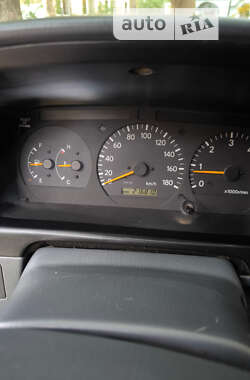 Мінівен Toyota Hiace 2006 в 