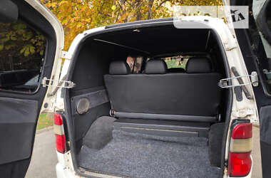 Мінівен Toyota Hiace 2006 в 