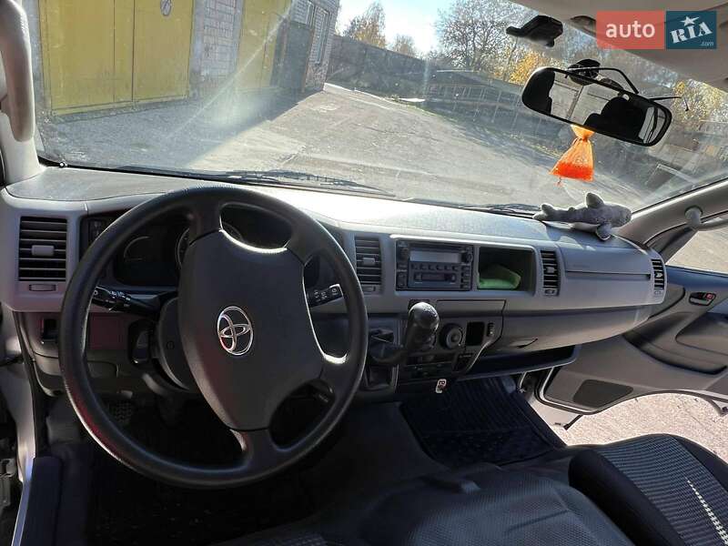 Мінівен Toyota Hiace 2008 в Коростені