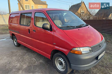 Вантажний фургон Toyota Hiace 2004 в Фастові