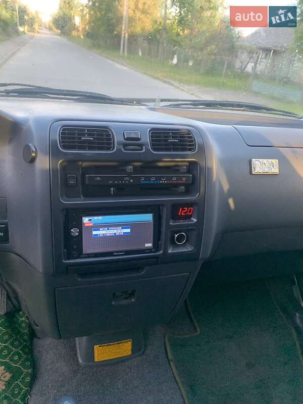 Минивэн Toyota Hiace 1996 в Кременце