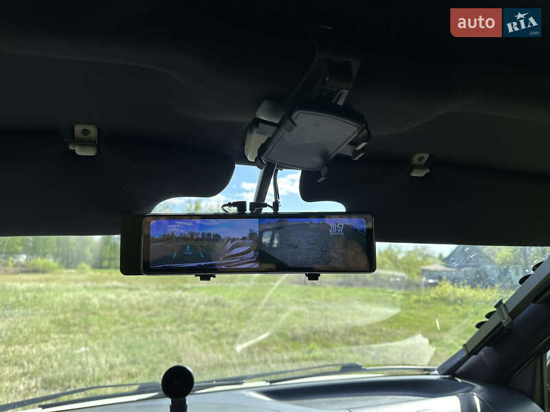 Мінівен Toyota Hiace 2012 в Сарнах