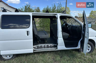 Минивэн Toyota Hiace 2012 в 
