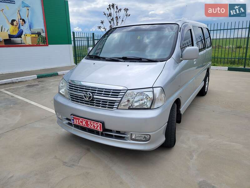 Микровэн Toyota Hiace 2008 в 