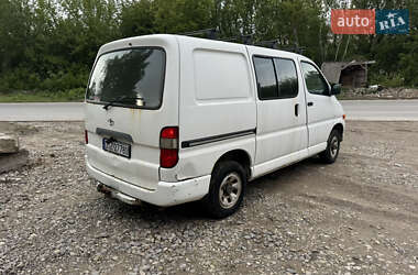 Мінівен Toyota Hiace 2006 в 