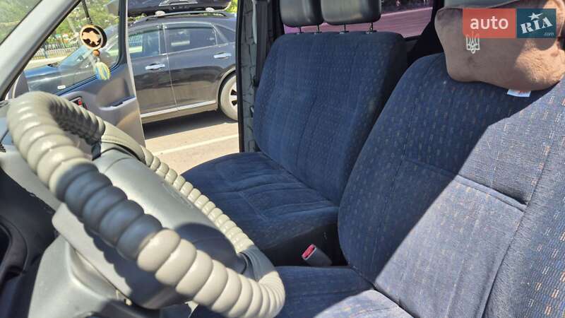 Мінівен Toyota Hiace 2002 в Одесі