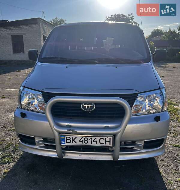 Toyota Hiace 2006
