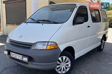 Минивэн Toyota Hiace 2000 в 