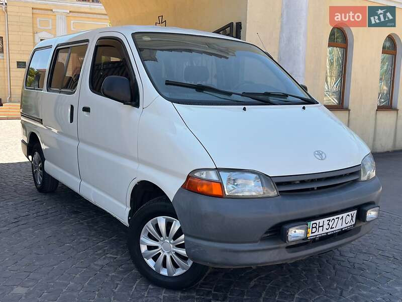 Toyota Hiace 2000