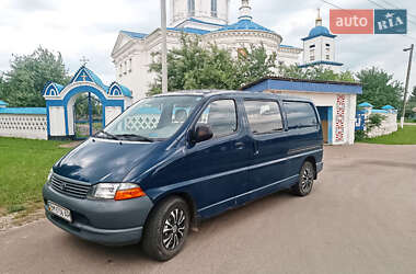 Минивэн Toyota Hiace 2005 в Киеве