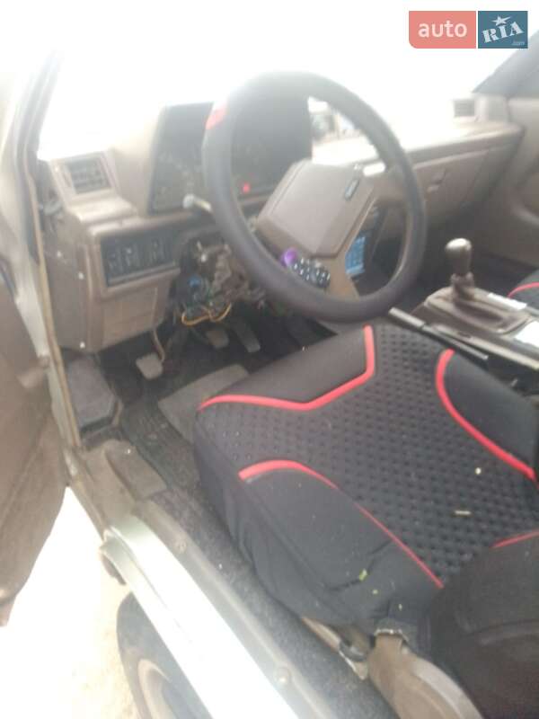 Мінівен Toyota Hiace 1988 в Петровому