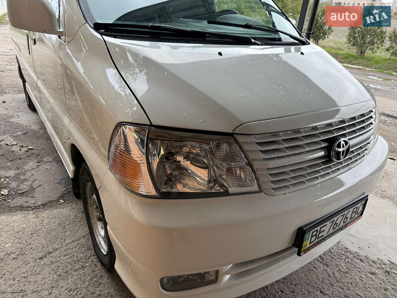 Грузовой фургон Toyota Hiace 2008 в Одессе