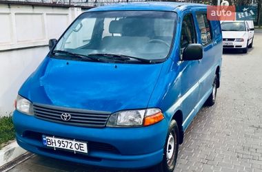 Грузопассажирский фургон Toyota Hiace 2005 в Одессе