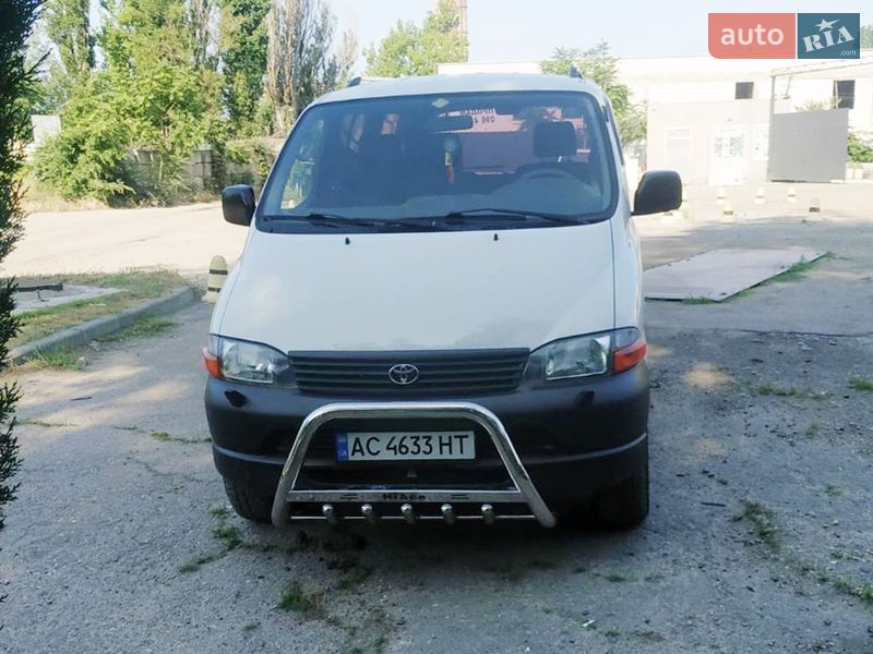 Toyota Hiace 2005