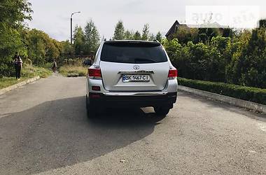 Внедорожник / Кроссовер Toyota Highlander 2011 в Ровно