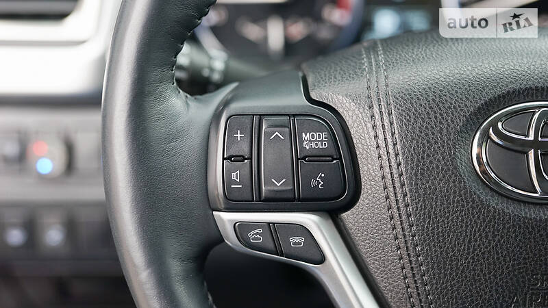 Внедорожник / Кроссовер Toyota Highlander 2016 в Львове