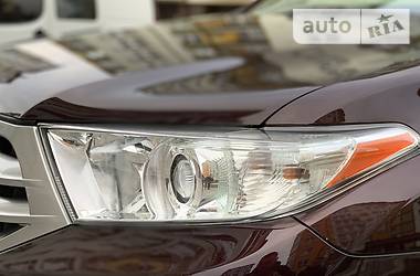 Позашляховик / Кросовер Toyota Highlander 2013 в 
