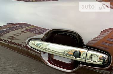Позашляховик / Кросовер Toyota Highlander 2013 в 