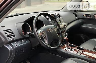 Позашляховик / Кросовер Toyota Highlander 2013 в 