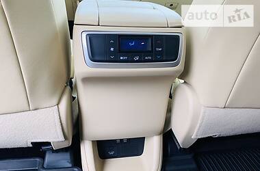 Позашляховик / Кросовер Toyota Highlander 2018 в 